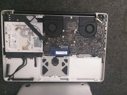 Macbook Pro** 15inch** PART OR REPAIR**WITH 4GRAM**