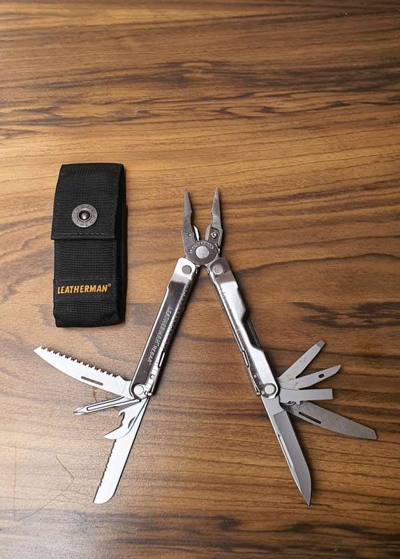 Immaculate condition Leatherman Rebar with sachet... New price over R2000