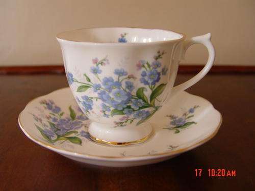 ROYAL ALBERT DUO " FORGET ME  NOT"