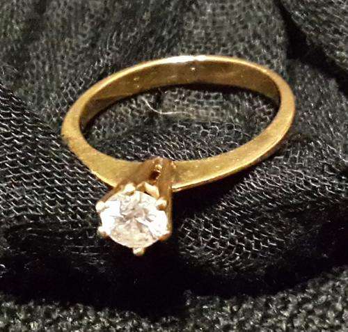 Vintage Gold Ring with flawed Diamond