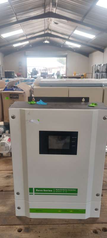 Massive REVO 2 ON/ OFF D 5.5KV, 48VDC, 130A HYBRID SOLAR INVERTER