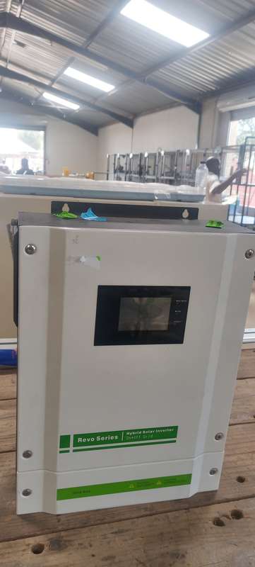 Massive REVO 2 ON/ OFF D 5.5KV, 48VDC, 130A HYBRID SOLAR INVERTER