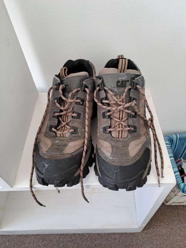 Caterpillar Shoes Size 12 Brown