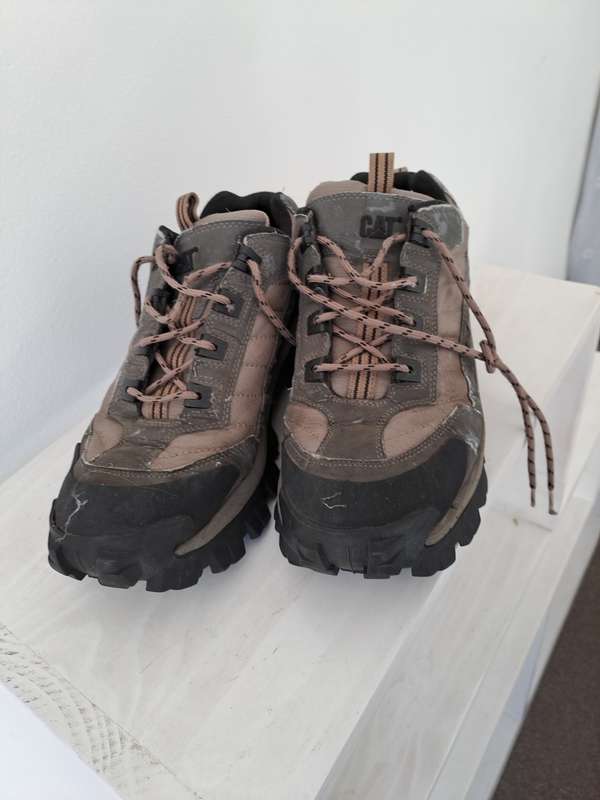 Caterpillar Shoes Size 12 Brown