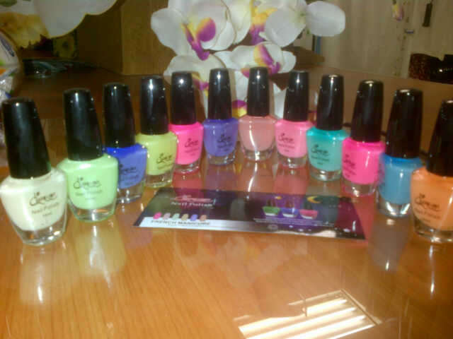french manicure glow in the dark