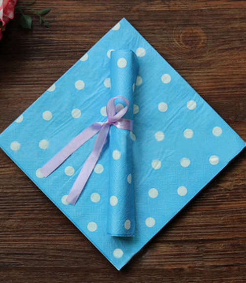 BLUE polka dot serviettes (10)