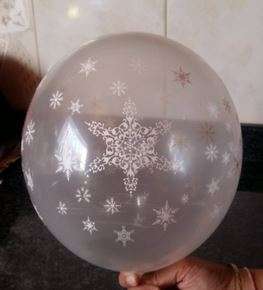 Frozen party balloons with white snowflakes (Helium quality)- 10 balloons
