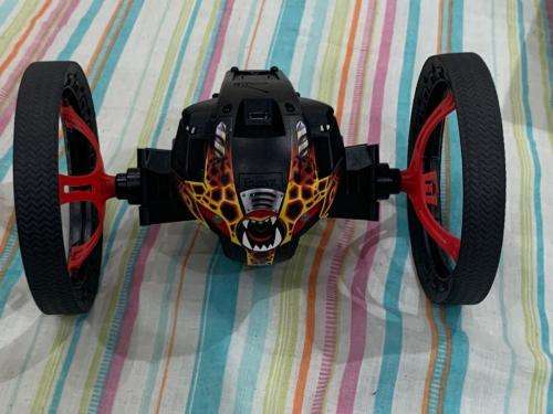 Parrot Jumping Sumo App-Controlled MiniDrone for Android and iOS (Black) 720mp camera
