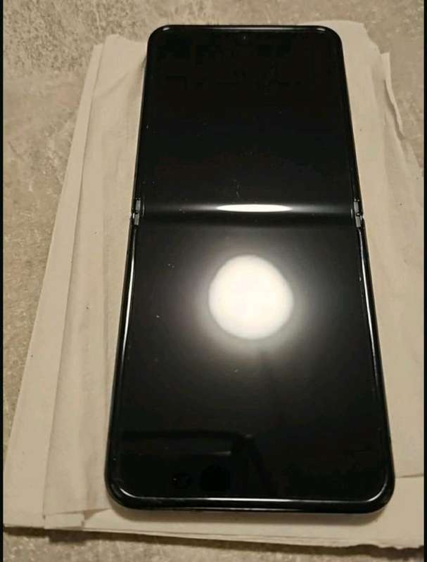 Samsung Galaxy Flip Z4