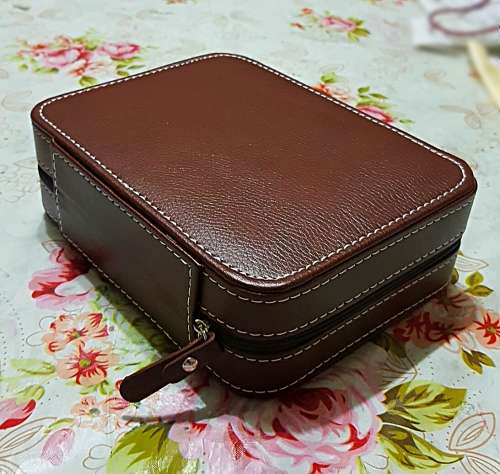 4 SLOT ZIPPERED TRAVEL WATCH CASE / ORGANIZER / STORAGE