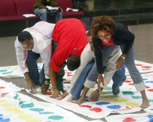 TWISTER - THE CLASSIC GAME WITH 2 MORE MOVES - SOCIAL ACTIVITY / PARTY / BODY GAME