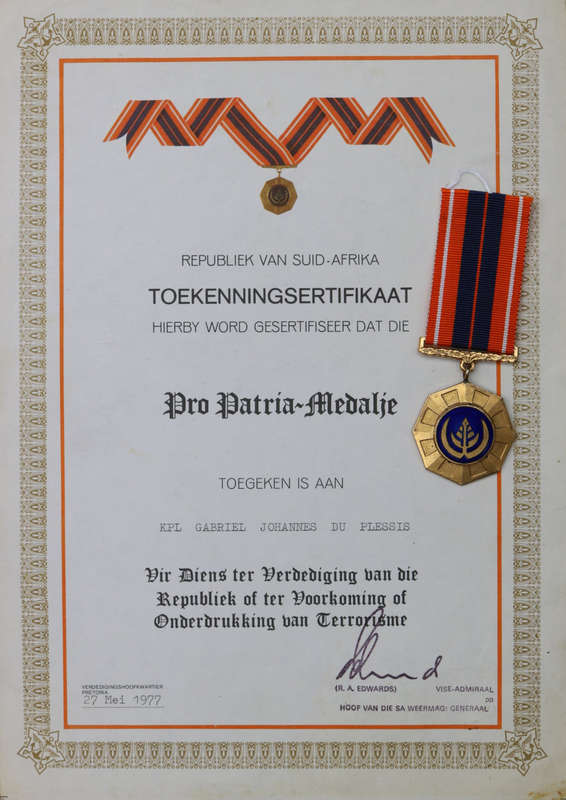 Pro Patria medal, No 11474, with Award Certificate to Cpl G J du Plessis EF