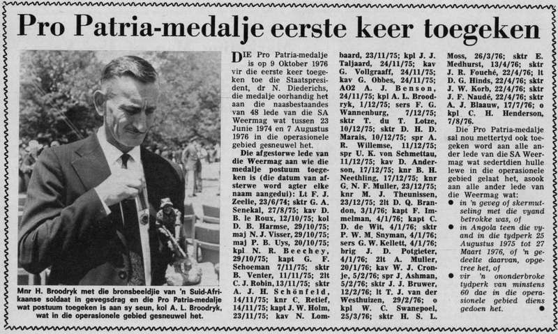 Pro Patria Medal (No. 54) with Cunene, Silver Service clasp and Mention in Despatches Emblem EF