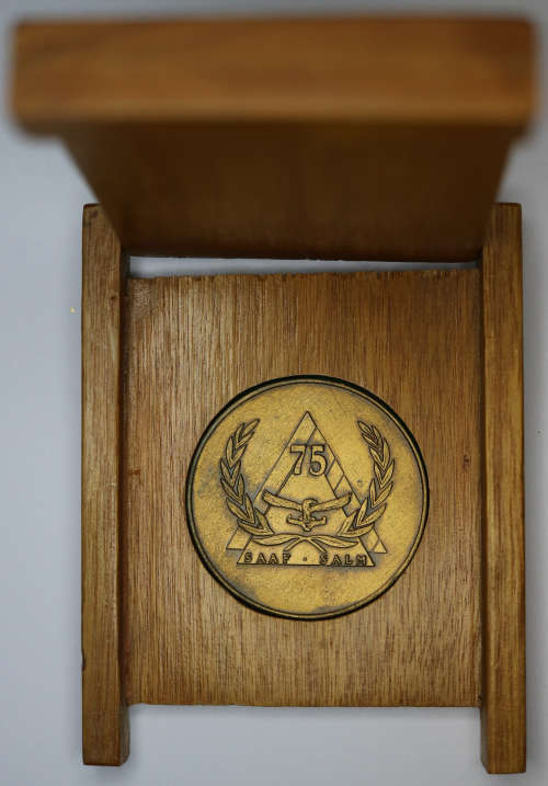1920 - 1995 South African Air Force 75 Year Medallion in Wooden Box EF