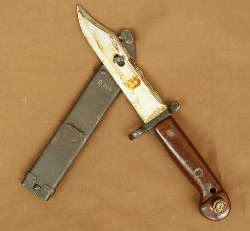 Romanian Army Rifle AK-47 Bowie Blade Knife Bayonet With Wire Cutting Scabbard Good Condition 16cm