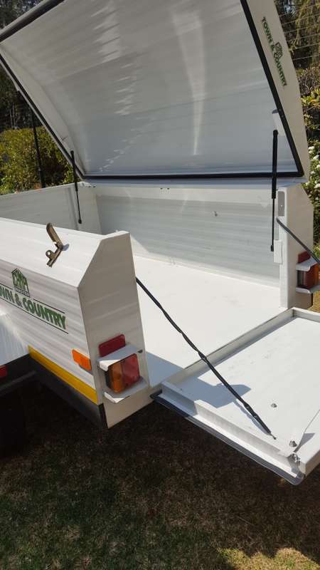 Camp Master Town and Country Challenger Trailer