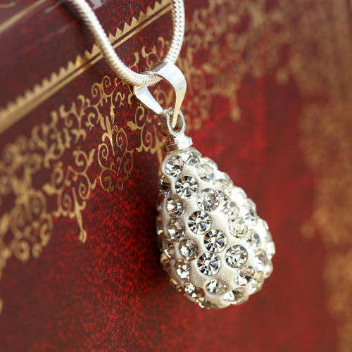 Stunning TearDrop Pendant Rhinestone Necklace