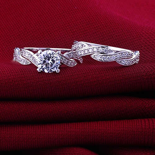 New Arrival Stunning Twisted Shape Engagement Ring with Shiny Rhinestones Size 7 With Com Gift Box