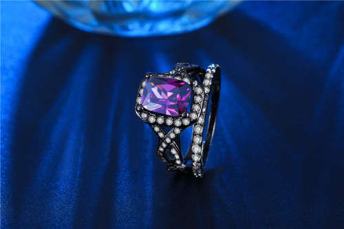 *3200* Breathtaking & Elegant 2.68 Carat Cr.Amethyst Ring with Amazing Sim Accents - Size 7.5/56mm