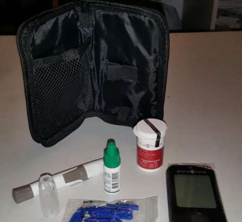 GLUCO CHECK HOMEMED - BLOOD GLUGOSE MONITORING SYSTEM