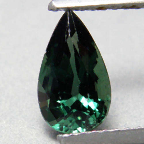 1.65 ct EMERALD GREEN PEAR CUT SAPPHIRE GEMSTONE