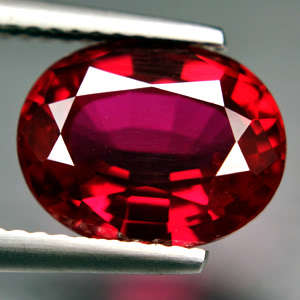9.15 ct PIGEON BLOOD RED RUBY OVAL CUT GEMSTONE