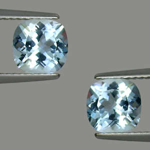 ** PAIR ** NATURAL 4.0 ct  ct SPARKLING LIGHT BLUE CUSHION CUT  AQUAMARINE