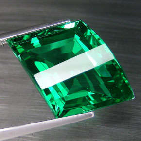 CHARMING 20.6 ct. FANCY CUT GREEN AMETHYST URUGUAY  GEMSTONE