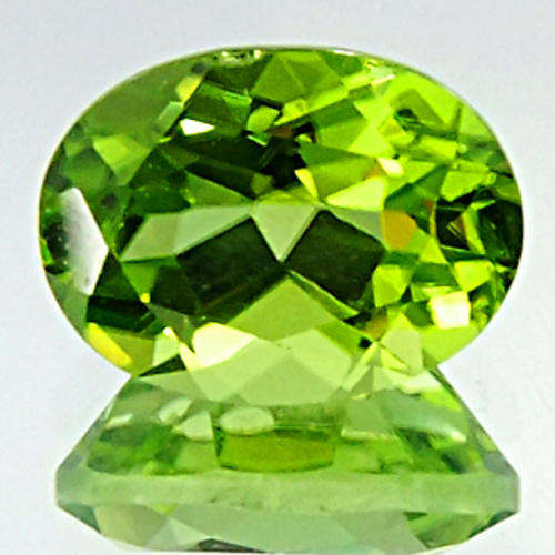 1.48 ct BEAUTIFUL APPLE GREEN OVAL CUT PERIDOT NATURAL Gemstone
