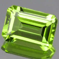 2.0 ct BEAUTIFUL GREEN EMERALD CUT PERIDOT NATURAL Gemstone