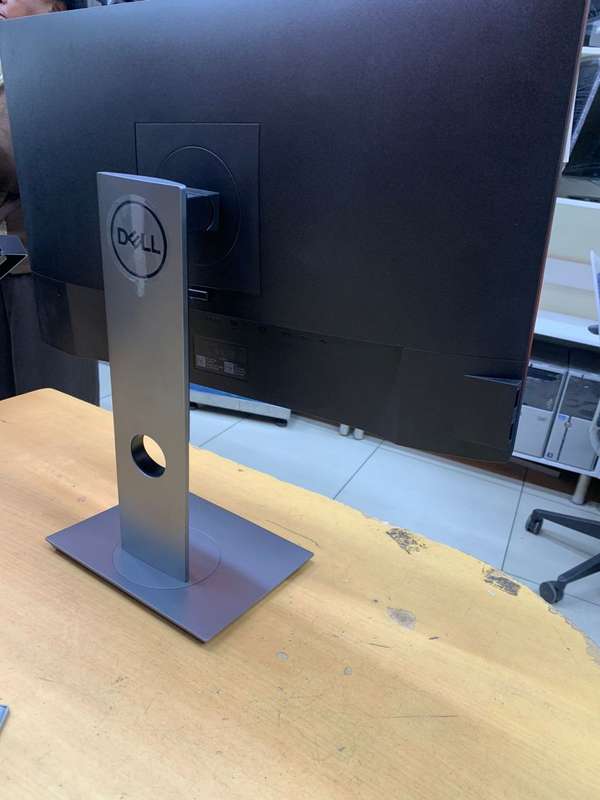 Dell P2319H 23-inch 8ms Full HD Monitor (Borderless)