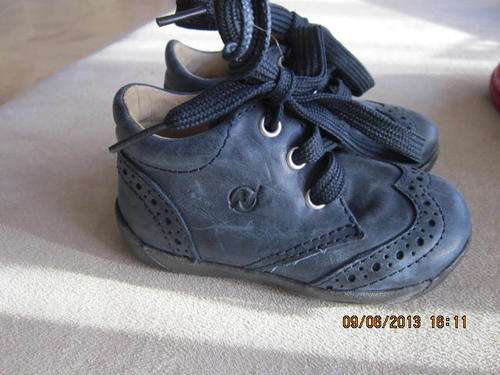 UK Designer soft leather Naturino baby boys shoe/boot size 4