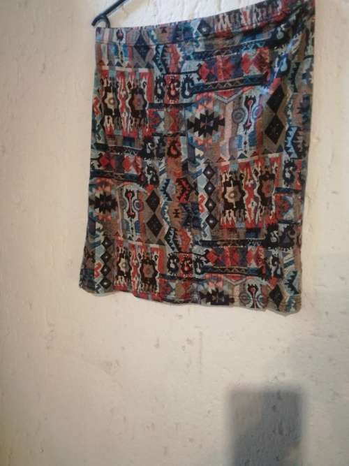 Multi-coloured stretchy fabric mini skirt Size L