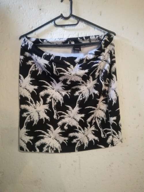 Black and White fabric mini skirt Size L