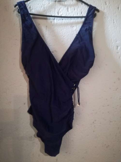 Miladys Swimming costume with built-in Bra - Navy Size 40