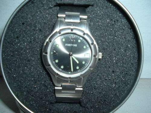 WRIST WATCH