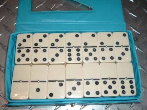 DOMINOES