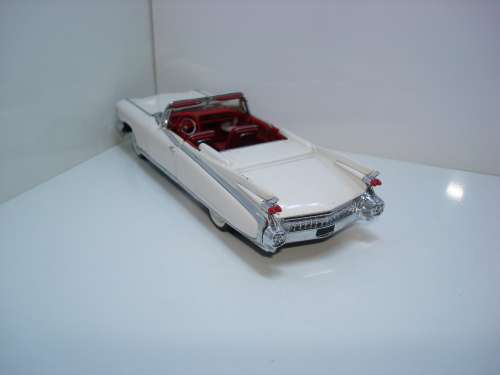 CADILLAC