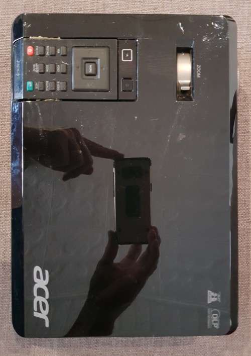 Acer X112 DLP 3D Ready full HD Projector for sale, nearly 5000 Hours lamp life left, almost new