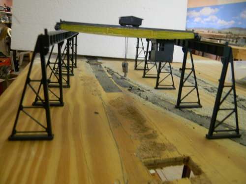 TRAVEL CRANE