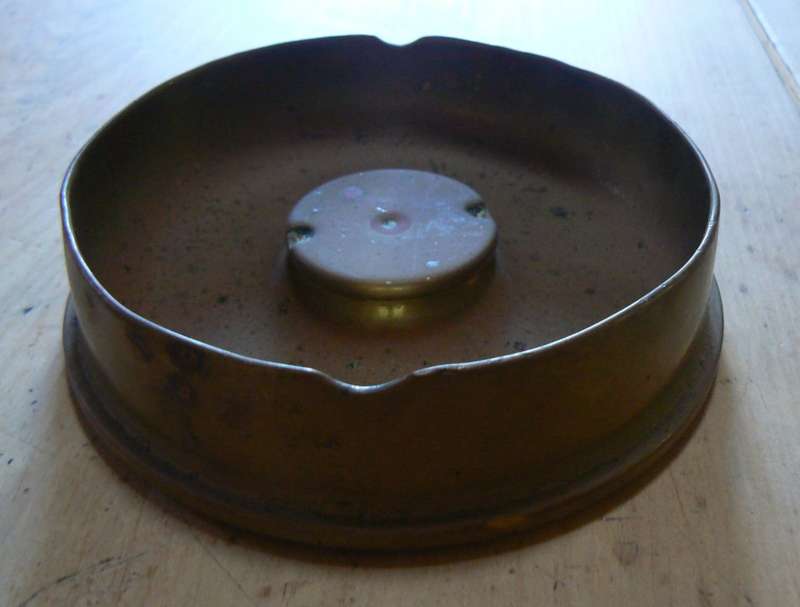 Heavy brass ashtray made from WW2 3.7 inch Howitzer anti-aircraft shell case 1942
