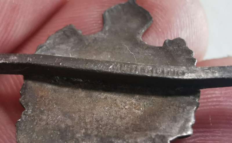 SA Engineers Genie small enameled badge on silver mount - broken