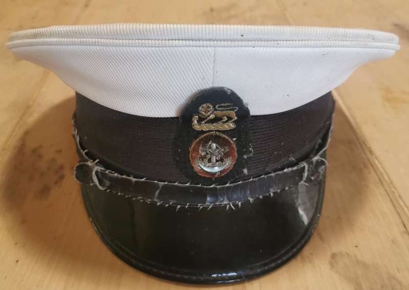 SA Navy peaked cap with badge - SAPHI 2000