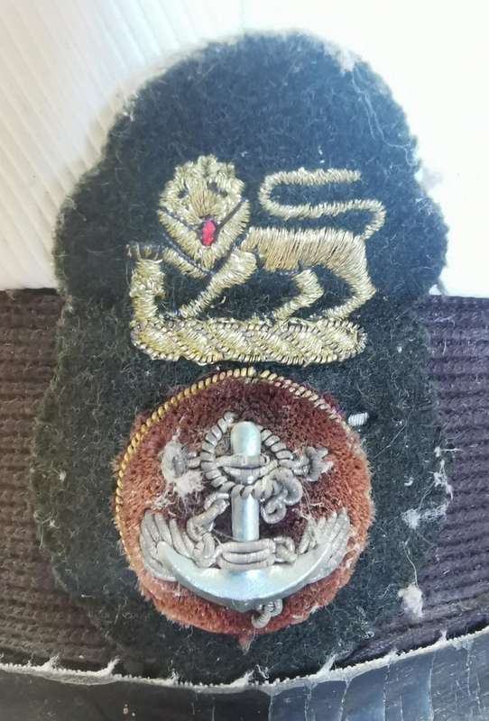 SA Navy peaked cap with badge - SAPHI 2000