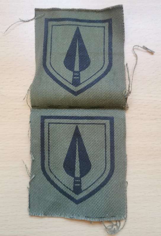 Rhodesian Security Force Auxiliaries pair of Pfumo re Vahnu cloth cap badges - uncut (CO C519)