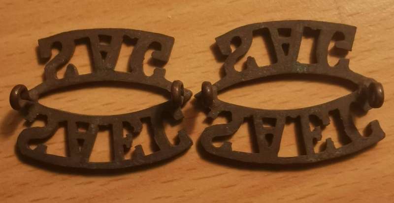 Pair of SA Engineers Corps shoulder titles 1930s to 50s
