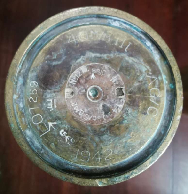 Pair of WW2 40mm Bofors Mk2 anti-aircraft shells 1941 and 1942