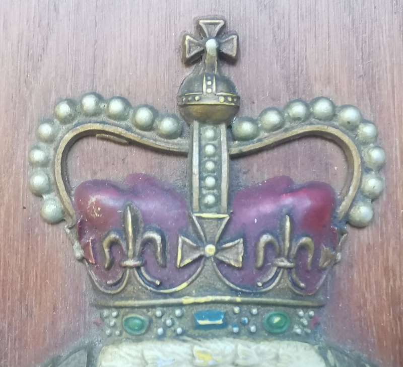 Rare Royal Air Force (RAF) Squadron 10 handpainted plaque queen`s crown