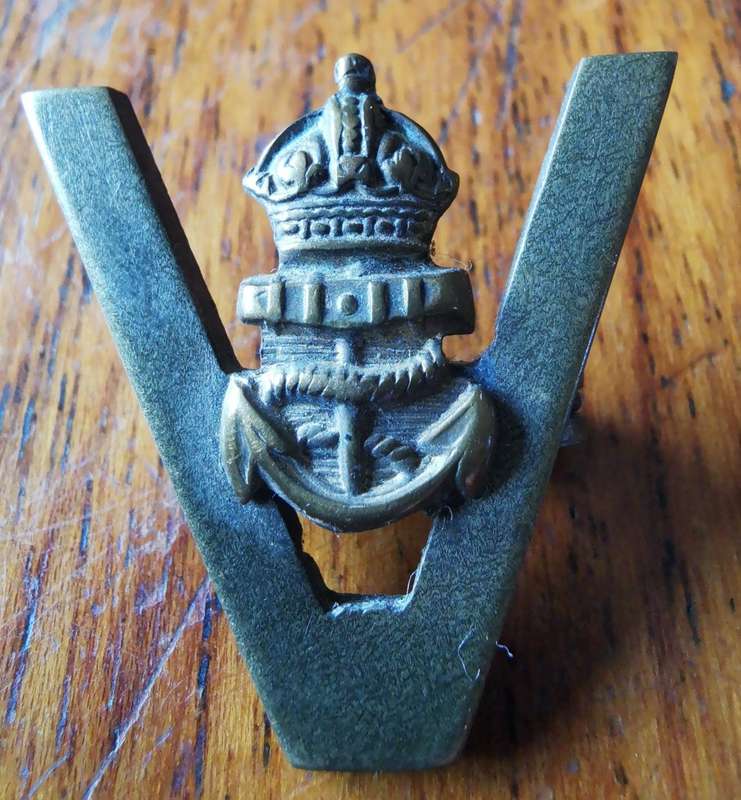 WW2 Royal Navy V for Victory sweetheart brooch with king`s crown