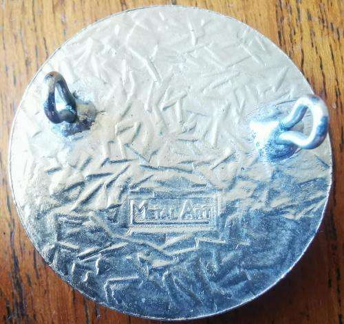 Vintage enamelled Boy Scouts Wolf Cub cap badge - Do Your Best - by Metal Art
